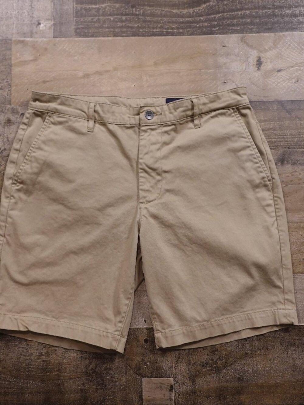 AG Adriano Goldschmied Wanderer Trouser Shorts Men’s 34 Khaki 8" Chino